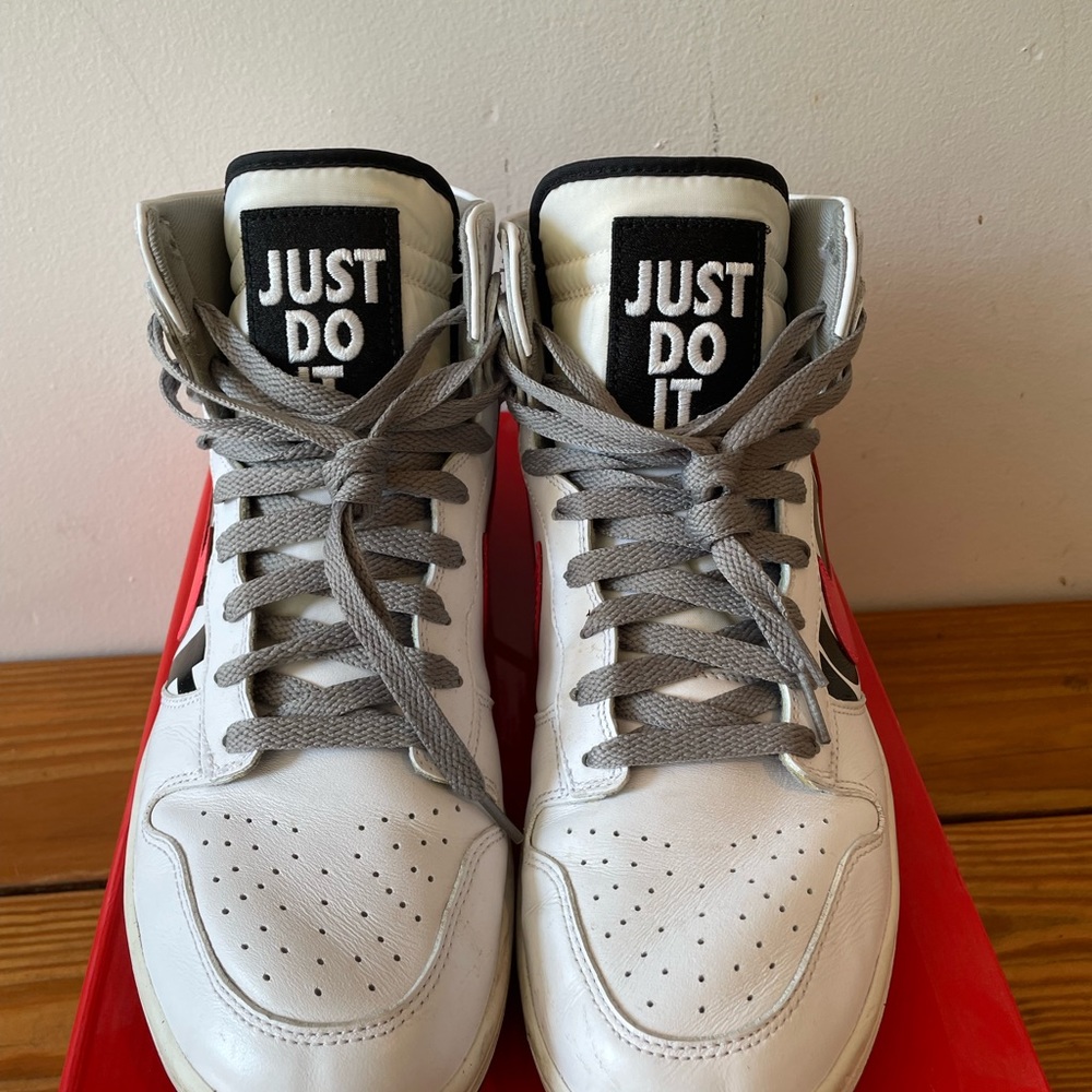 Nike Dunk High Lux Undefeated - SIZE 10 - Picture 2 of 6